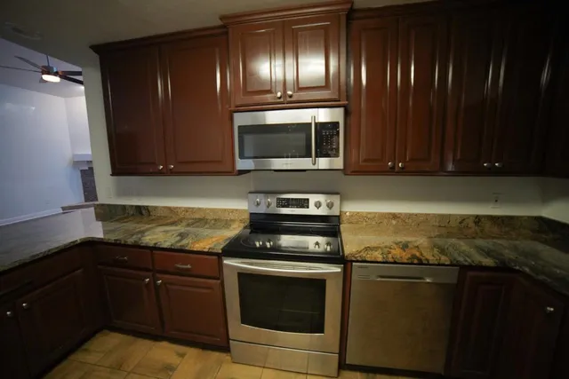 $2,500 | 3384 Barrow Hill Trail, Tallahassee, FL 32312