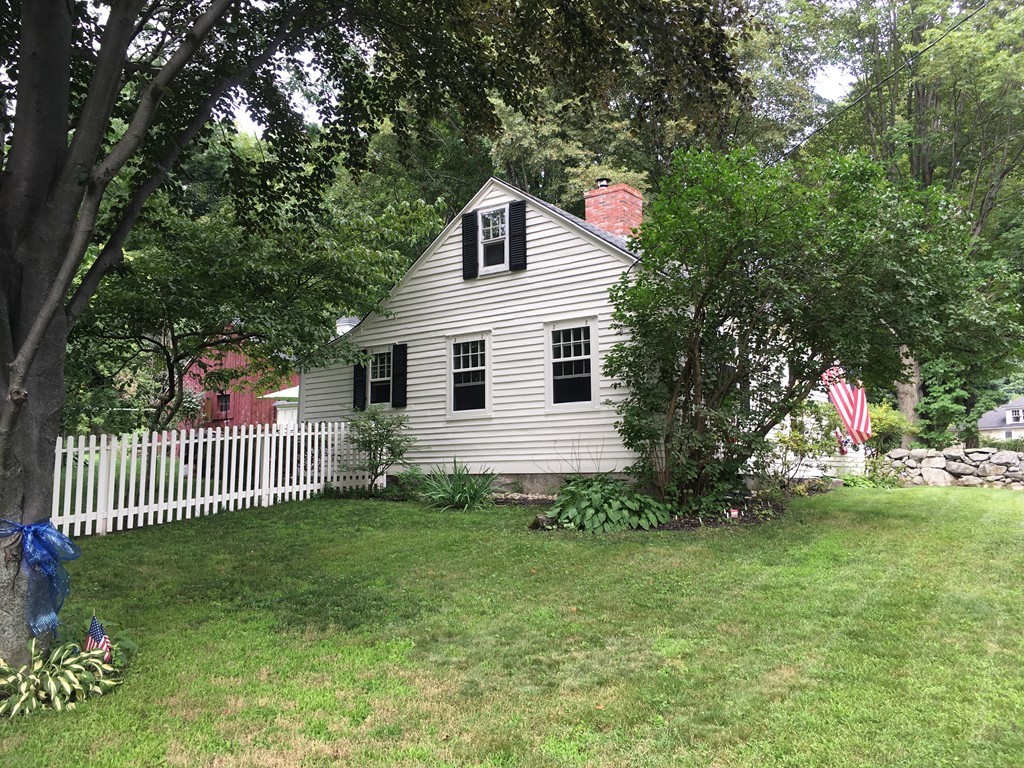 28 Boyden Road Holden, MA 01520 - Photo 3 of 30 Gallery Image 3