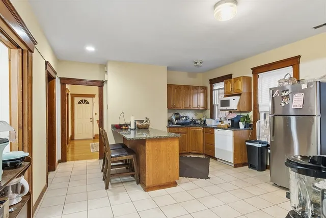 $849,900 | 12 Windsor Street, Worcester, MA 01605