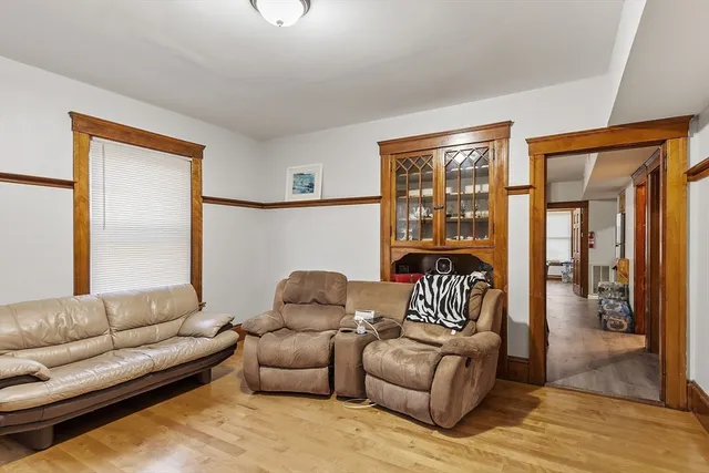 $849,900 | 12 Windsor Street, Worcester, MA 01605