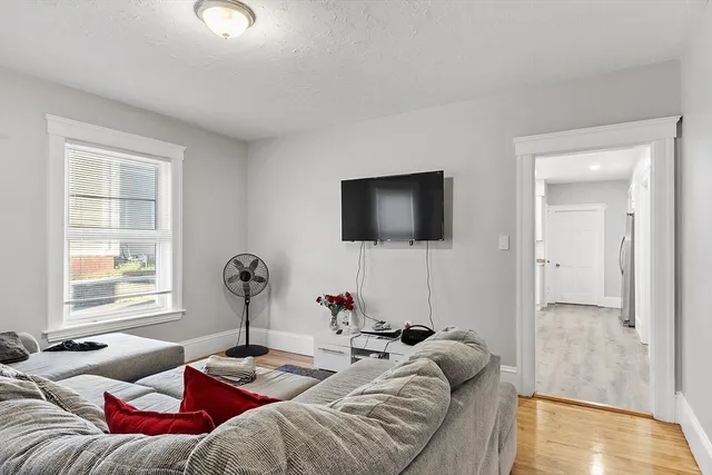 $849,900 | 12 Windsor Street, Worcester, MA 01605