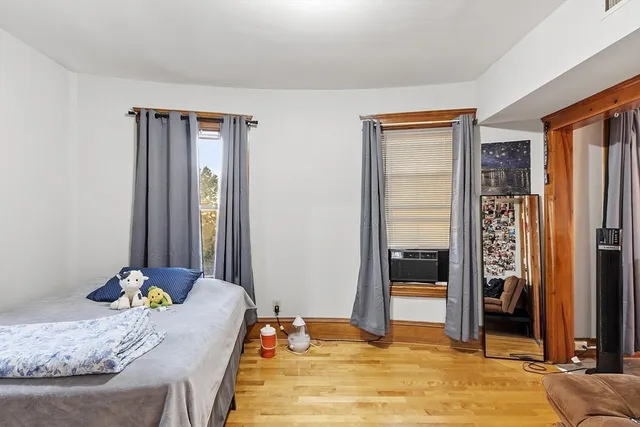 $849,900 | 12 Windsor Street, Worcester, MA 01605