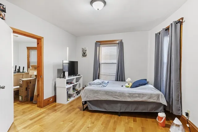 $849,900 | 12 Windsor Street, Worcester, MA 01605