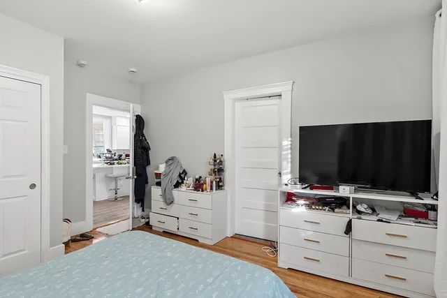 $849,900 | 12 Windsor Street, Worcester, MA 01605