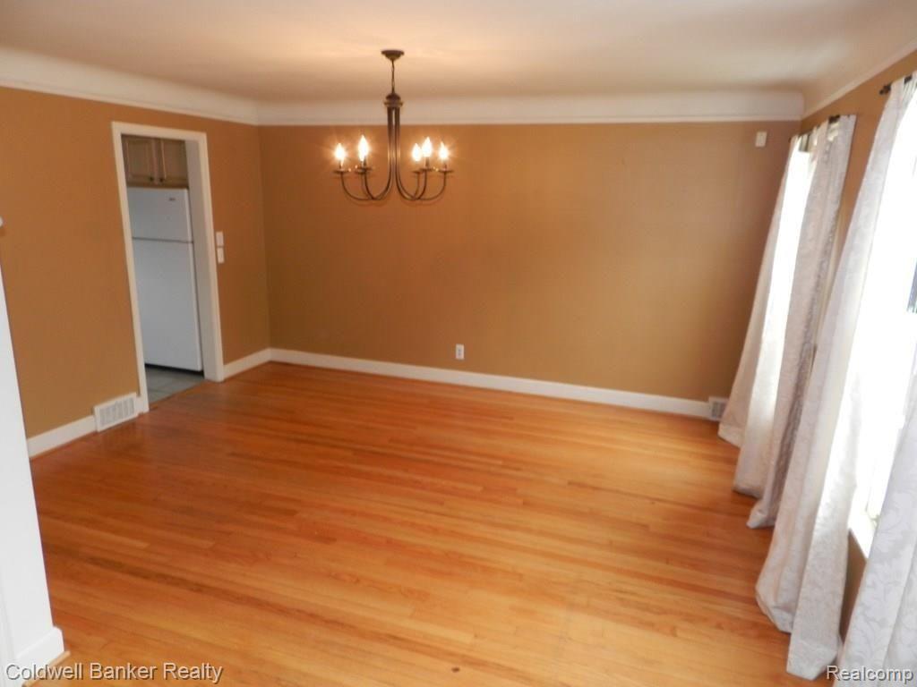 227 Cherokee Road Pontiac, MI 48341 - Photo 8 of 32 DSCN1951.JPG