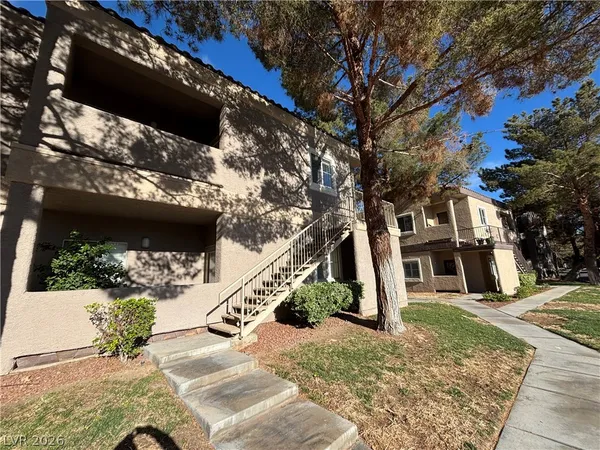 $1,295 | 5250 South Rainbow Boulevard, Unit 2050, Las Vegas, NV 89118