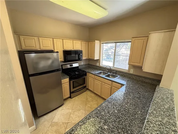 $1,295 | 5250 South Rainbow Boulevard, Unit 2050, Las Vegas, NV 89118