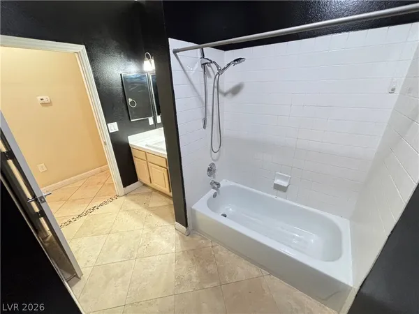 $1,295 | 5250 South Rainbow Boulevard, Unit 2050, Las Vegas, NV 89118