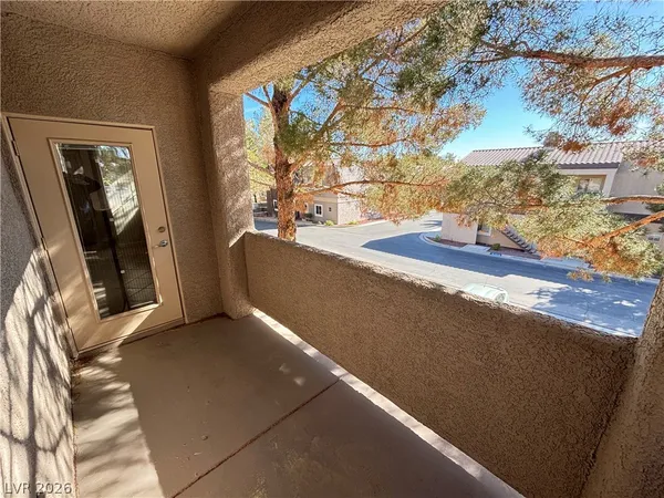 $1,295 | 5250 South Rainbow Boulevard, Unit 2050, Las Vegas, NV 89118