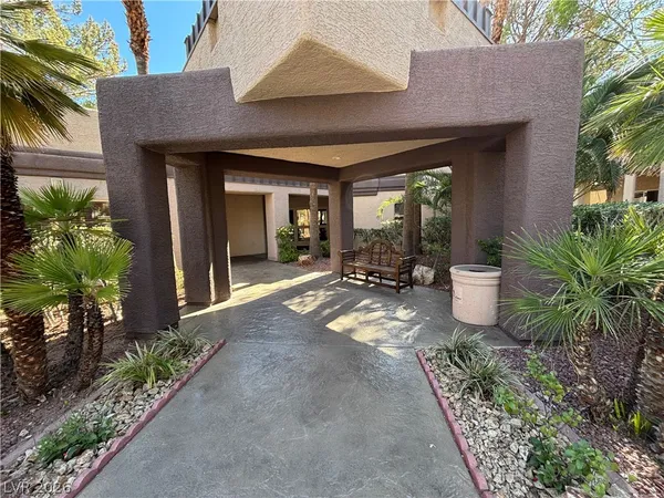 $1,295 | 5250 South Rainbow Boulevard, Unit 2050, Las Vegas, NV 89118