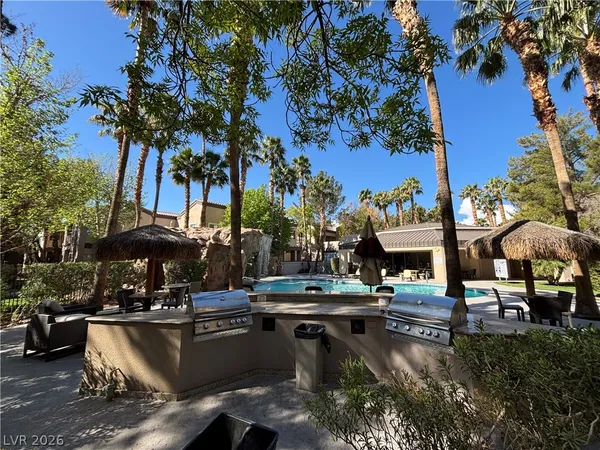 $1,295 | 5250 South Rainbow Boulevard, Unit 2050, Las Vegas, NV 89118