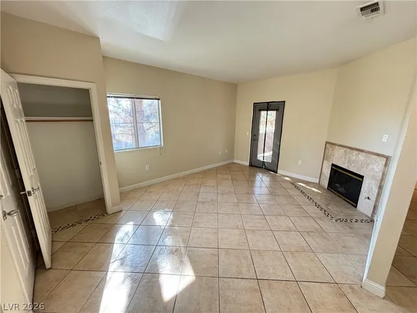 $1,295 | 5250 South Rainbow Boulevard, Unit 2050, Las Vegas, NV 89118