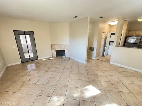 $1,295 | 5250 South Rainbow Boulevard, Unit 2050, Las Vegas, NV 89118
