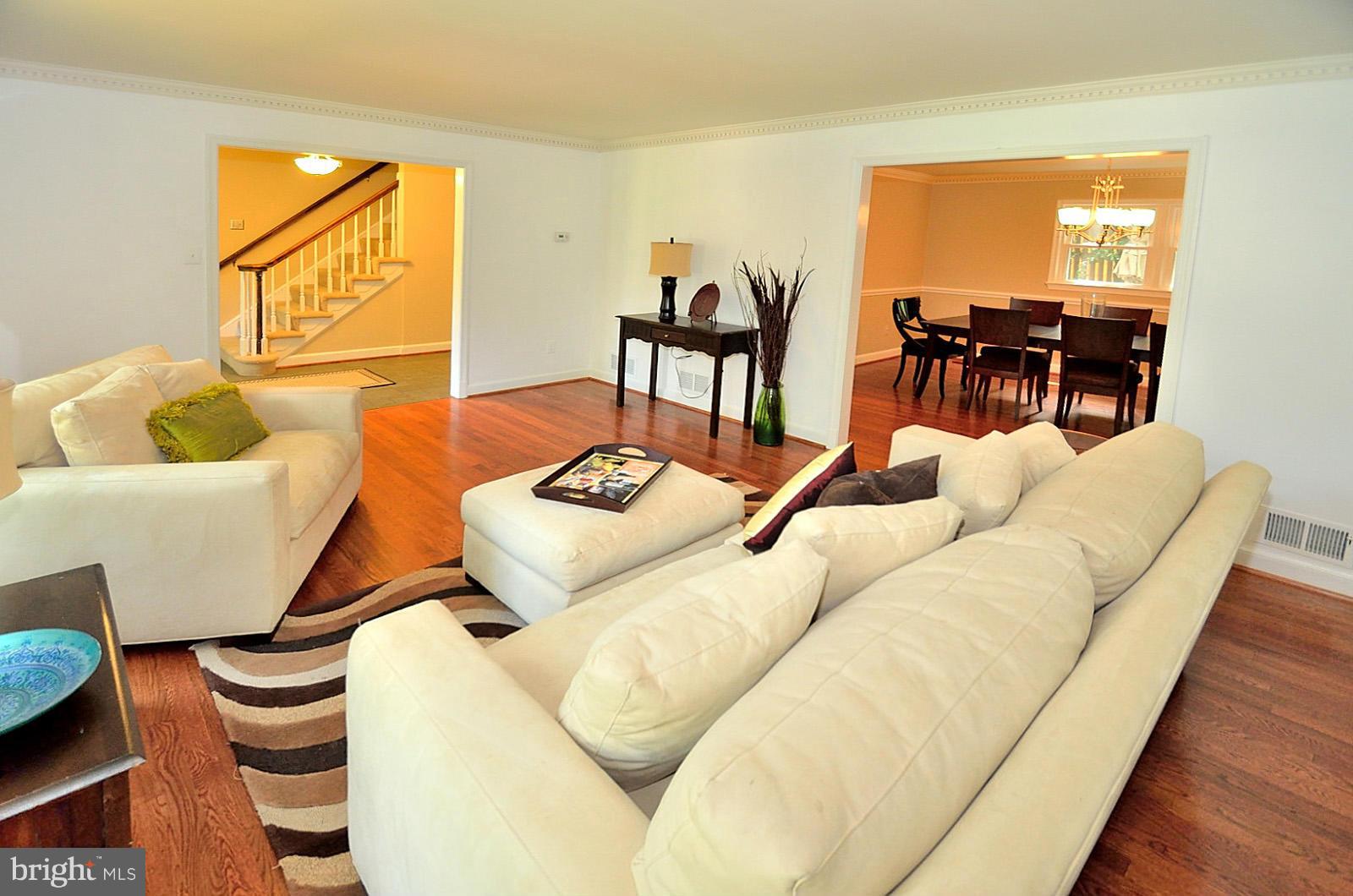 6315 Buffalo Ridge Road Falls Church, VA 22044 - Photo 13 of 29 Living Room