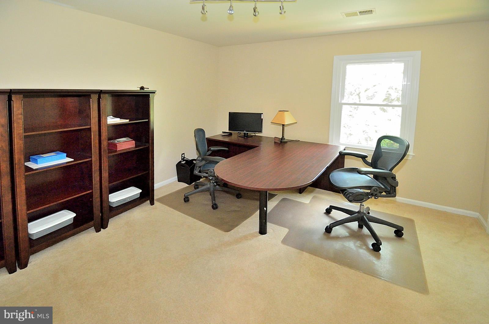6315 Buffalo Ridge Road Falls Church, VA 22044 - Photo 20 of 29 Bedroom