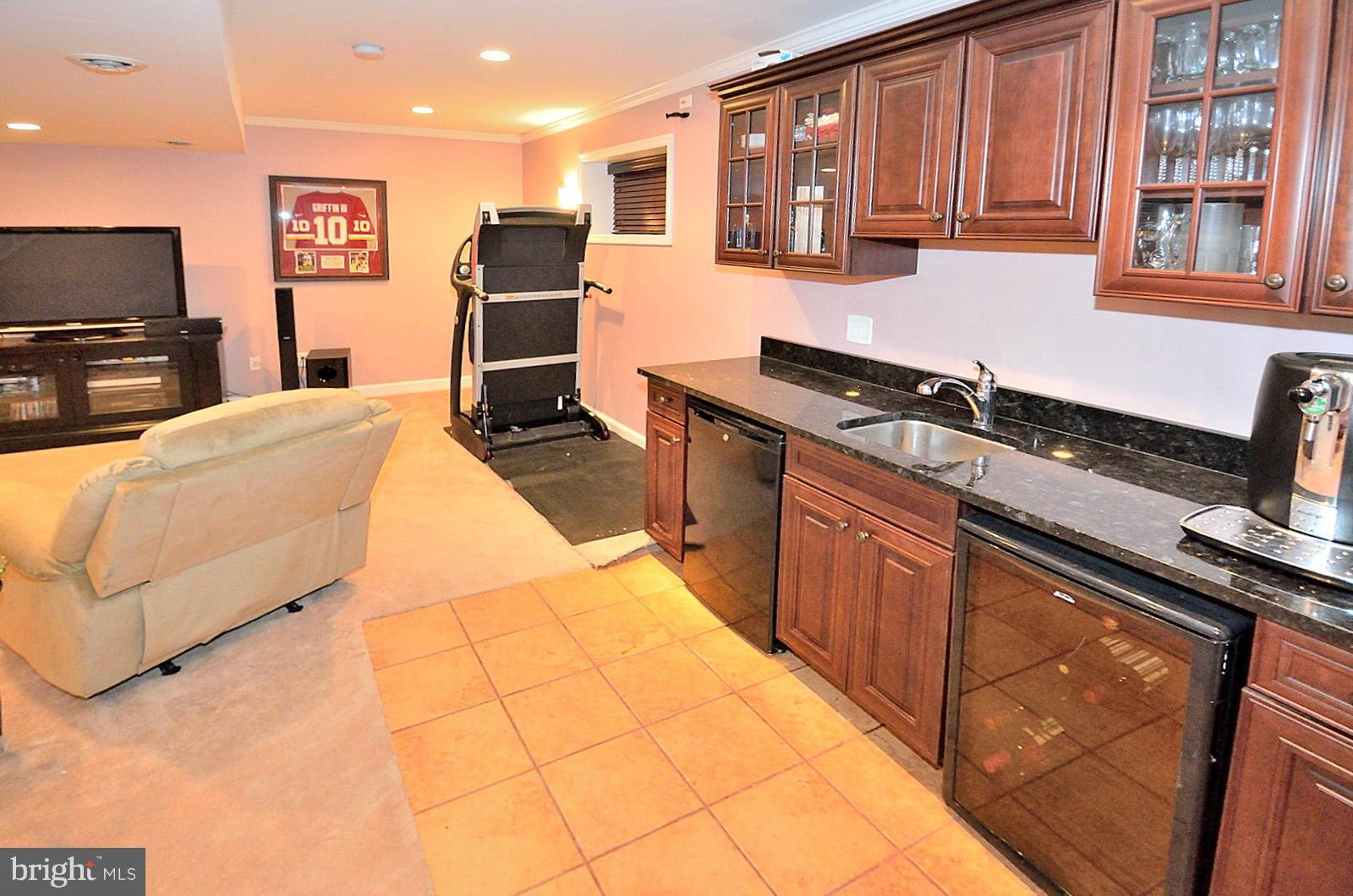6315 Buffalo Ridge Road Falls Church, VA 22044 - Photo 24 of 29 Wet Bar