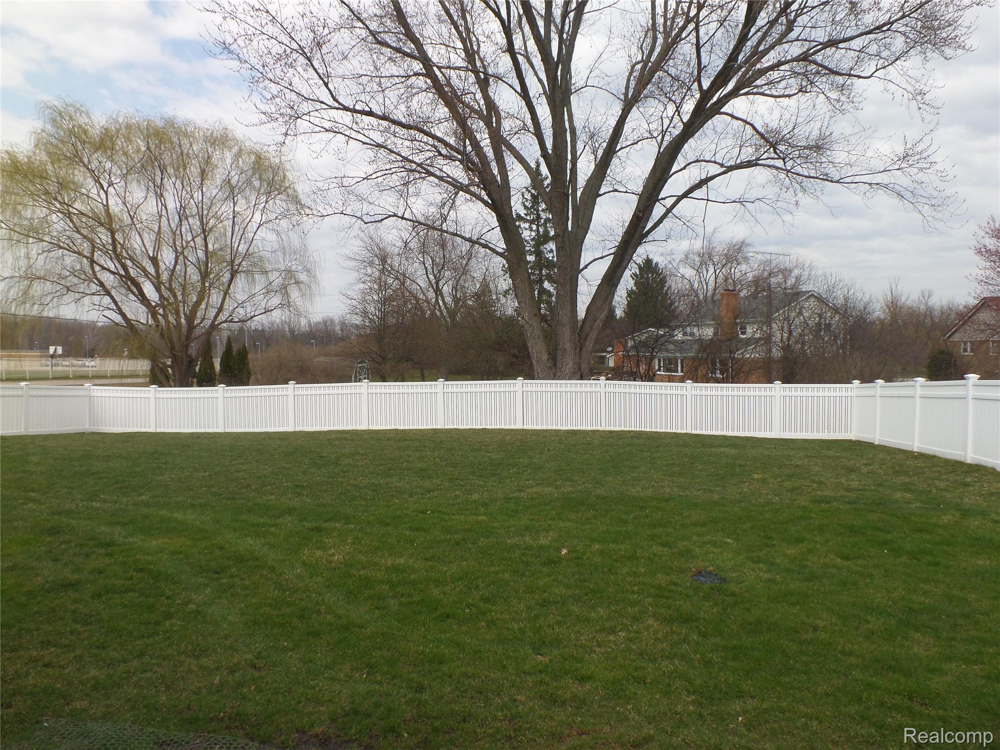 5007 East Cook Road Grand Blanc, MI 48439 - Photo 27 of 28 SAM_1402.JPG