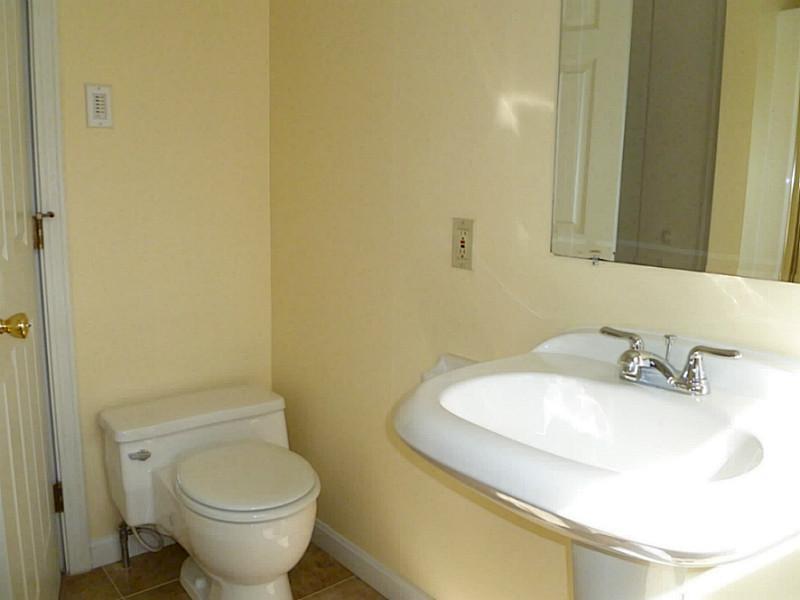 92 Scotland Bridge Road York, ME 03909 - Photo 27 of 34 Bathroom.