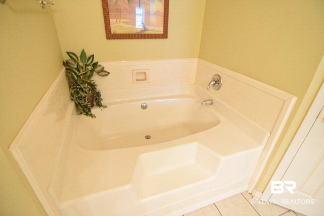 17250 Phillips Place Fairhope, AL 36532 - Photo 16 of 37 Garden Tub