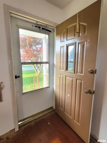 $70,000 | 225 Hickory Street, Flora, IL 62839