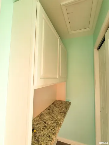 $70,000 | 225 Hickory Street, Flora, IL 62839