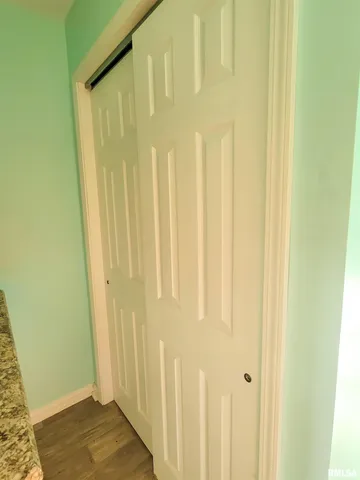 $70,000 | 225 Hickory Street, Flora, IL 62839