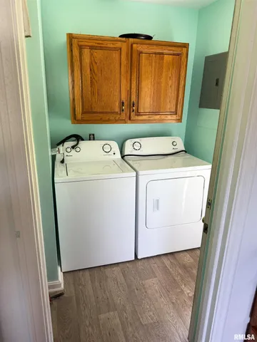 $70,000 | 225 Hickory Street, Flora, IL 62839