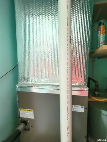 $70,000 | 225 Hickory Street, Flora, IL 62839