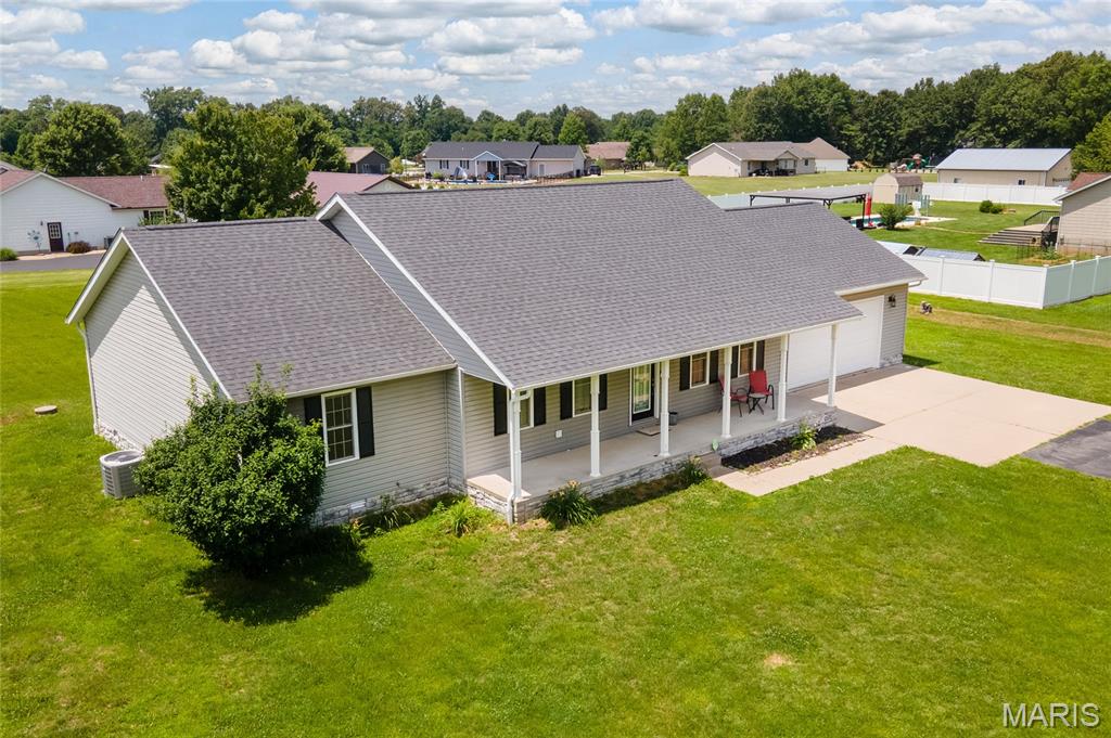 12063 Strawberry Road Carbondale, IL 62901 - Photo 3 of 36