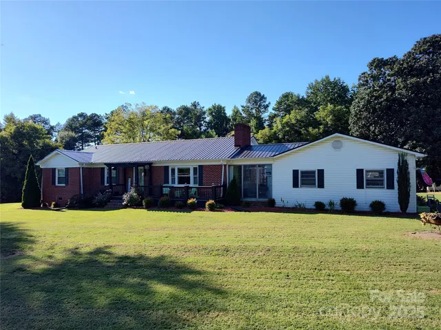 $395,000 | 3883 Bunkerhill School Road, Claremont, NC 28610
