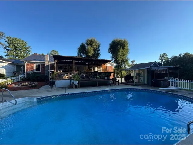 $395,000 | 3883 Bunkerhill School Road, Claremont, NC 28610