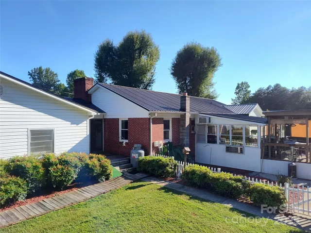 $395,000 | 3883 Bunkerhill School Road, Claremont, NC 28610