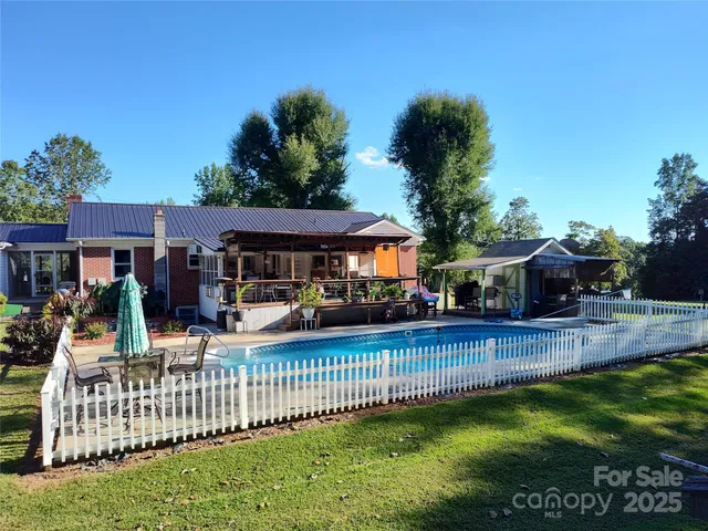 $395,000 | 3883 Bunkerhill School Road, Claremont, NC 28610