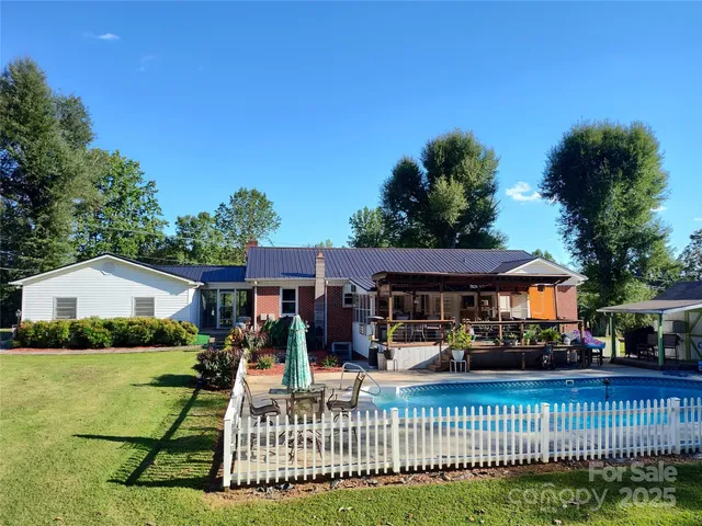 $395,000 | 3883 Bunkerhill School Road, Claremont, NC 28610