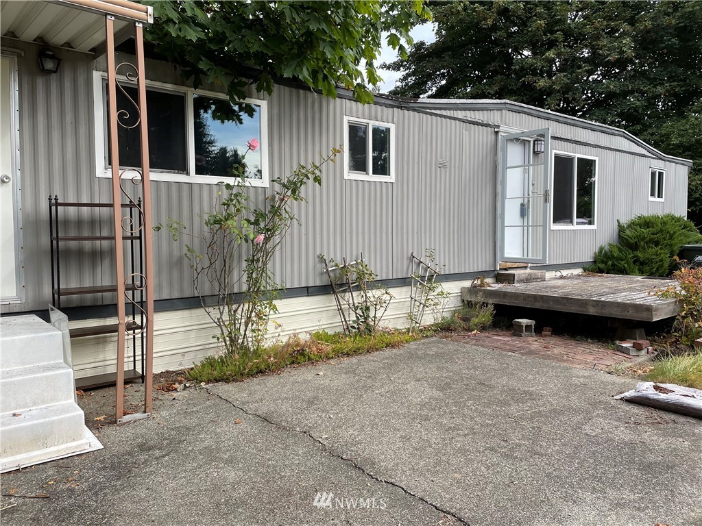 11509 155th Avenue Southeast Renton, WA 98059 - Photo 2 of 7