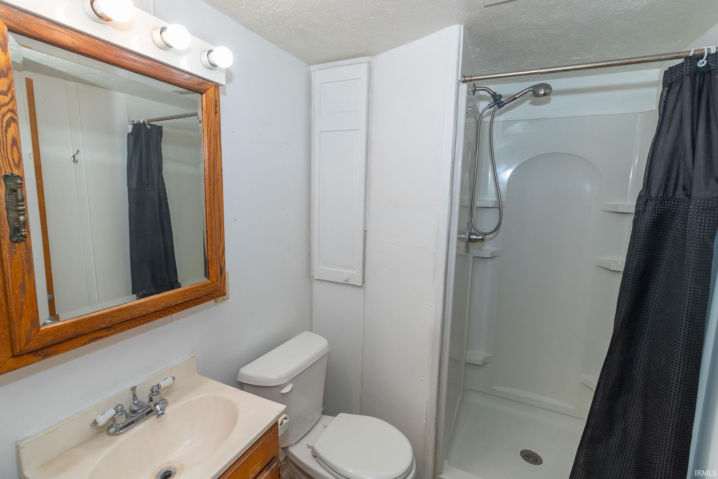 1012 West 8th Street Mishawaka, IN 46544 - Photo 11 of 17