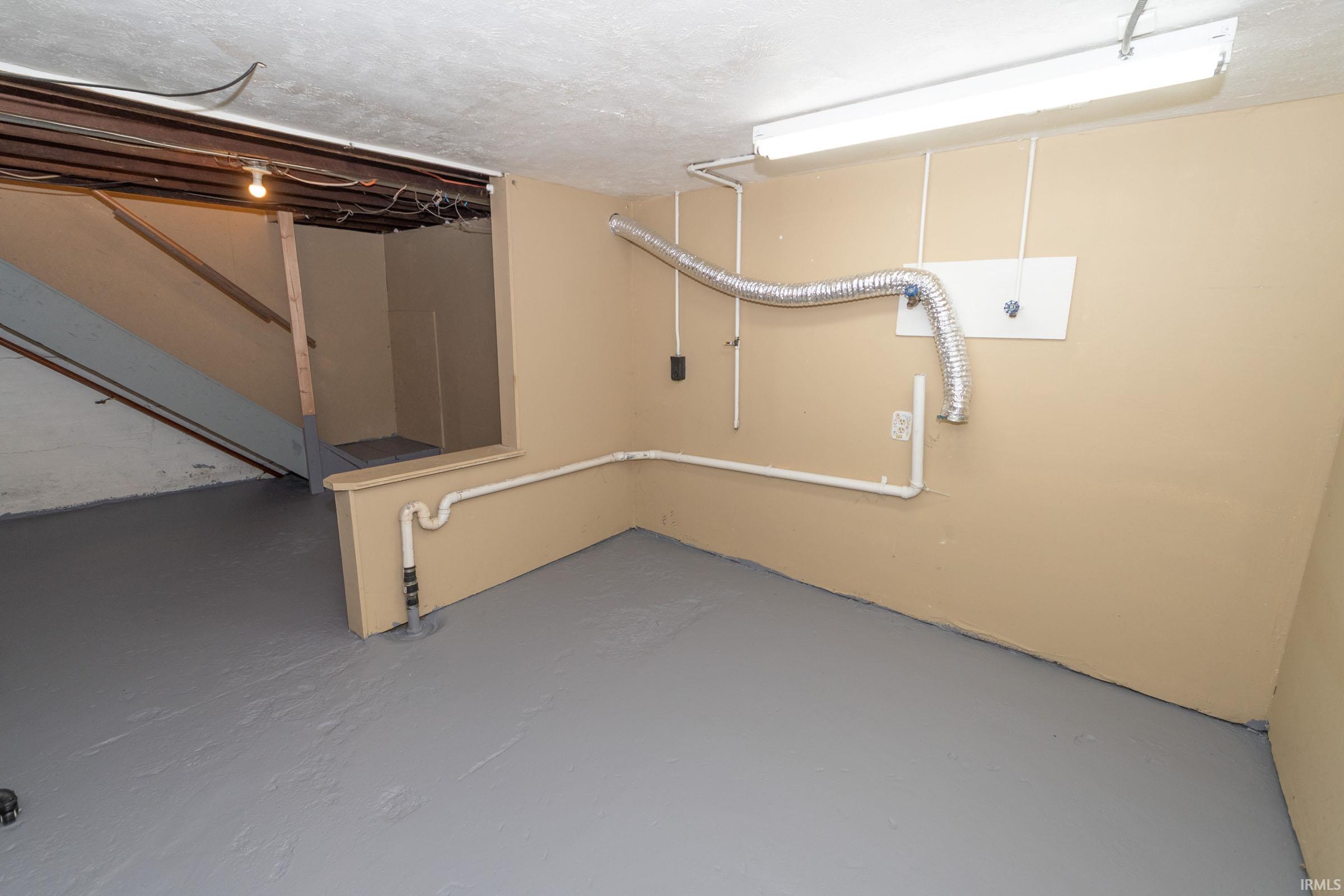 1012 West 8th Street Mishawaka, IN 46544 - Photo 14 of 17