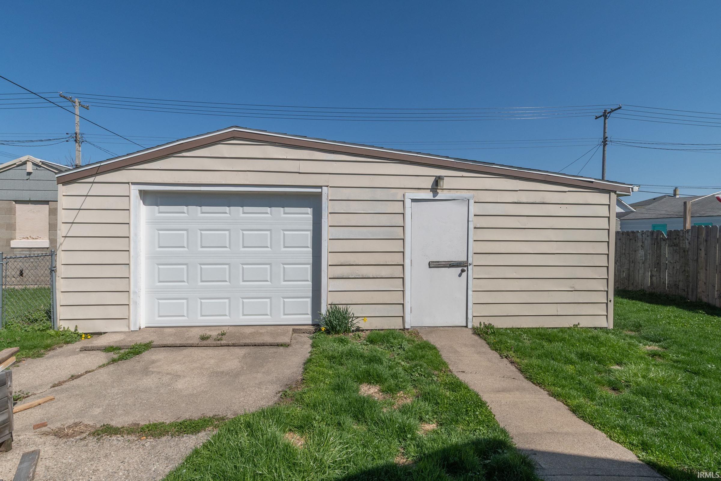 1012 West 8th Street Mishawaka, IN 46544 - Photo 16 of 17