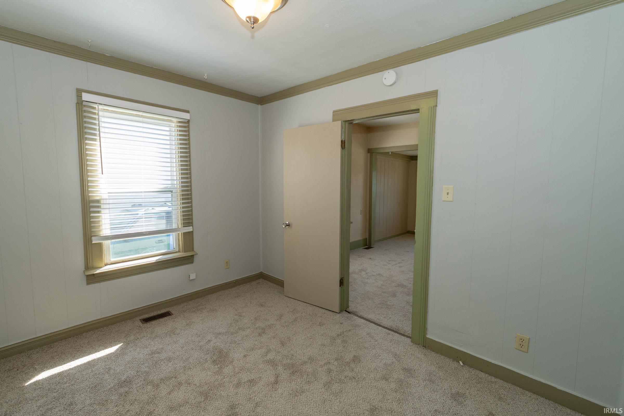 1012 West 8th Street Mishawaka, IN 46544 - Photo 4 of 17