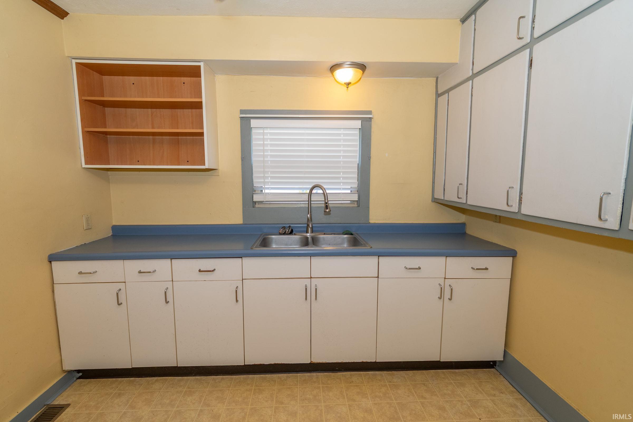 1012 West 8th Street Mishawaka, IN 46544 - Photo 8 of 17