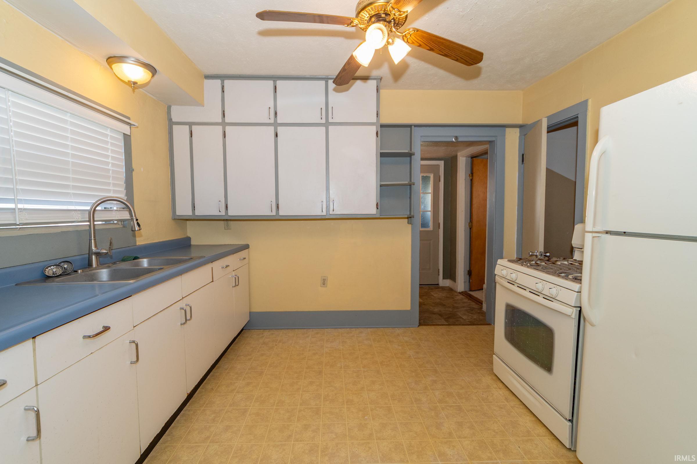 1012 West 8th Street Mishawaka, IN 46544 - Photo 10 of 17