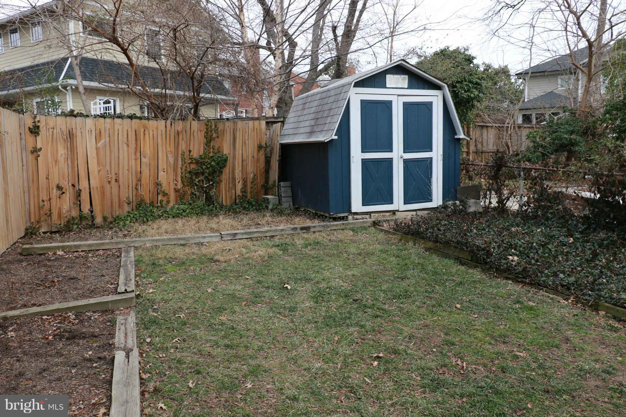 100 East Braddock Road Alexandria, VA 22301 - Photo 16 of 19 Exterior (Rear)
