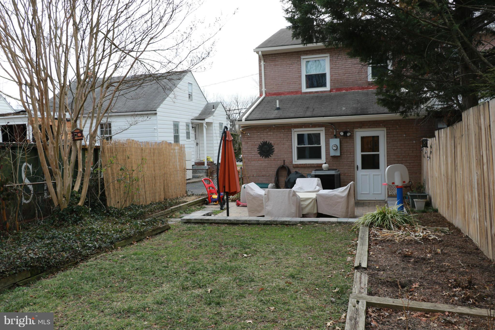 100 East Braddock Road Alexandria, VA 22301 - Photo 17 of 19 Exterior (Rear)