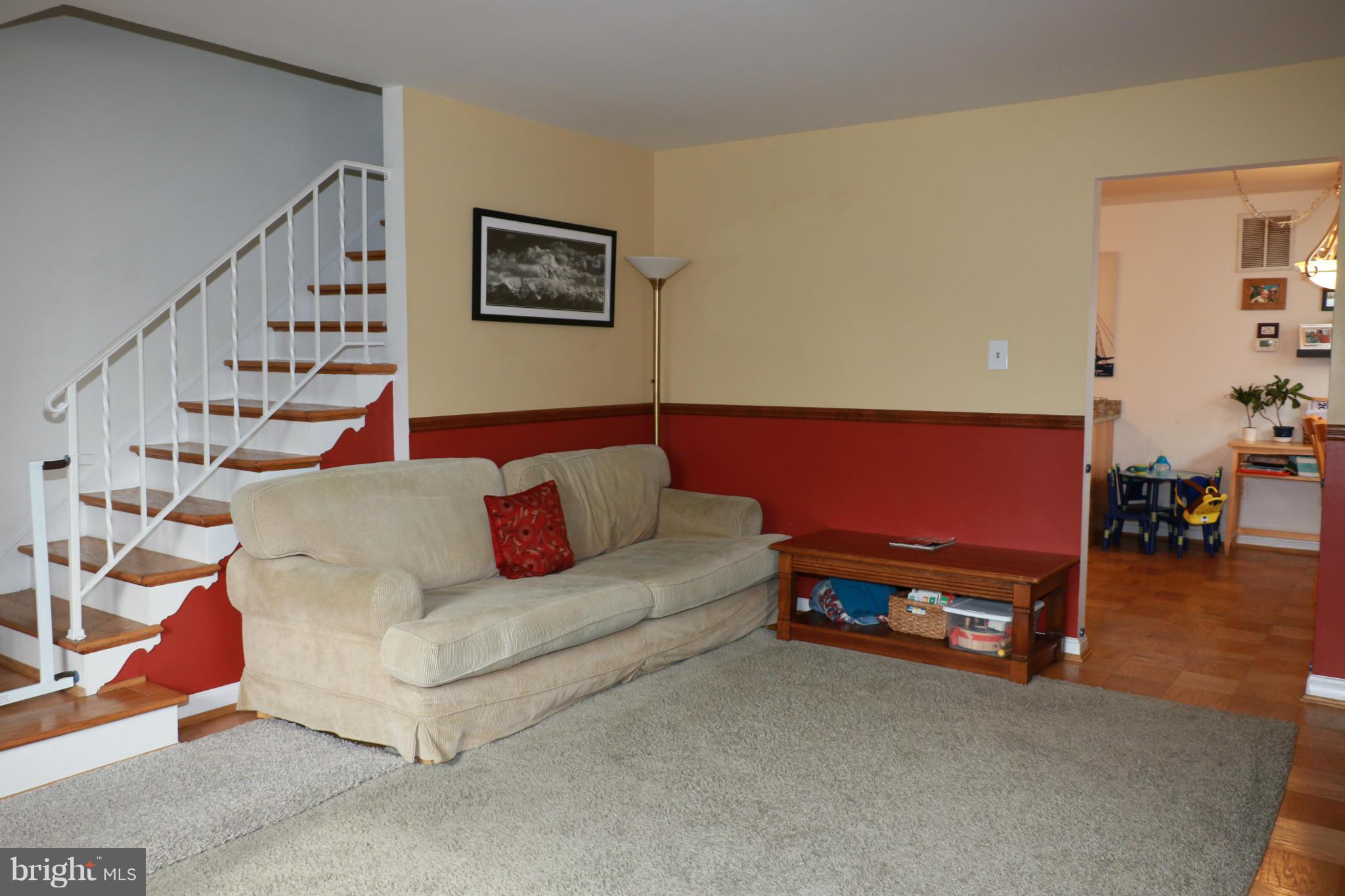 100 East Braddock Road Alexandria, VA 22301 - Photo 3 of 19 Living Room