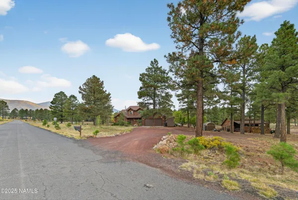 $1,150,000 | 11990 Glodia Drive, Flagstaff, AZ 86004