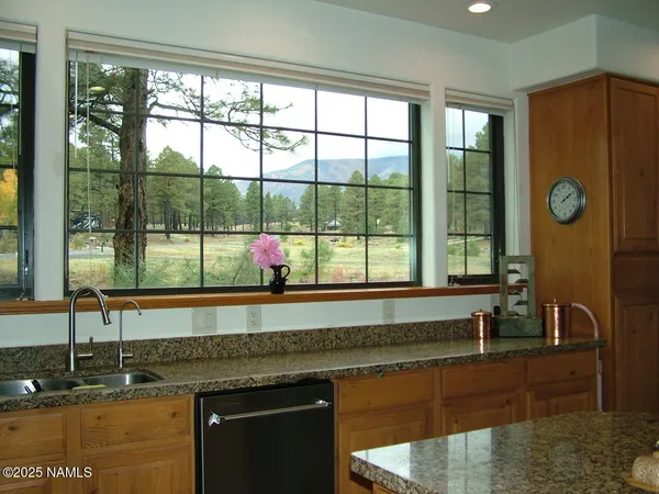 $1,150,000 | 11990 Glodia Drive, Flagstaff, AZ 86004