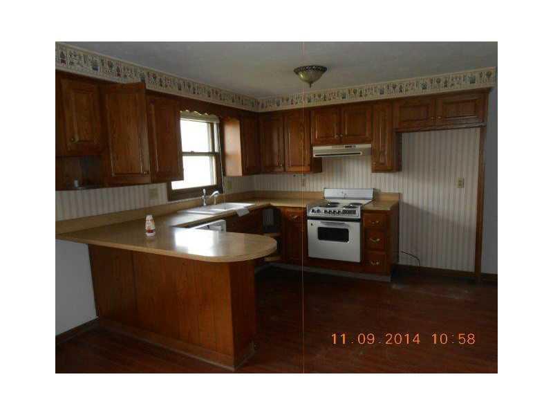 292 West 500 South Anderson, IN 46013 - Photo 3 of 9