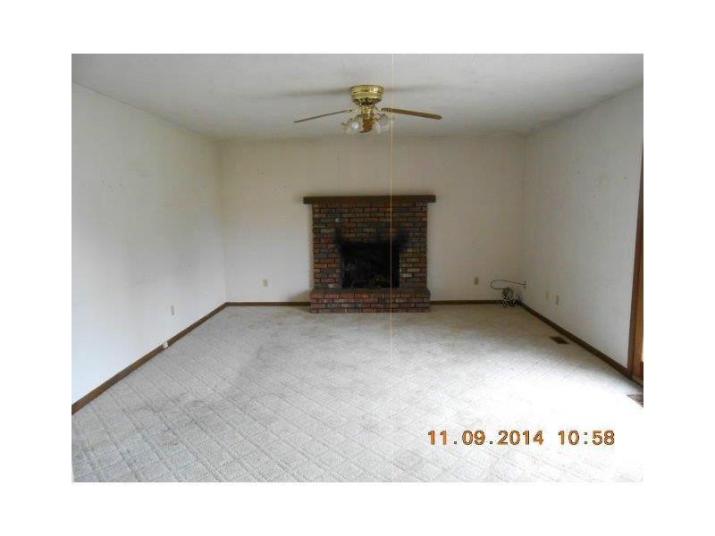 292 West 500 South Anderson, IN 46013 - Photo 4 of 9