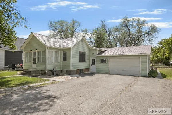 $330,000 | 326 Arthur Street, American Falls, ID 83211