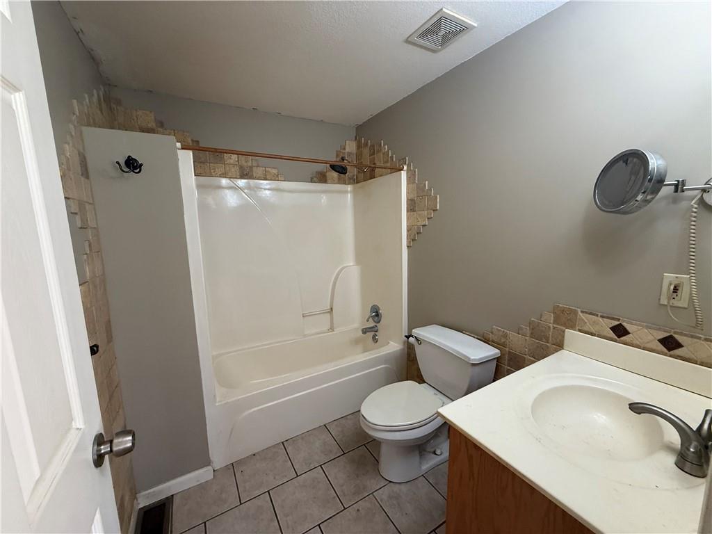 663 Golf Road Lexington, MO 64067 - Photo 12 of 19 Gallery Image 12